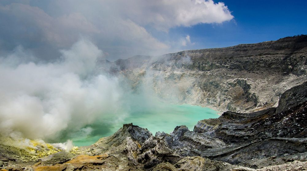Beuatiful Ijen Crater View